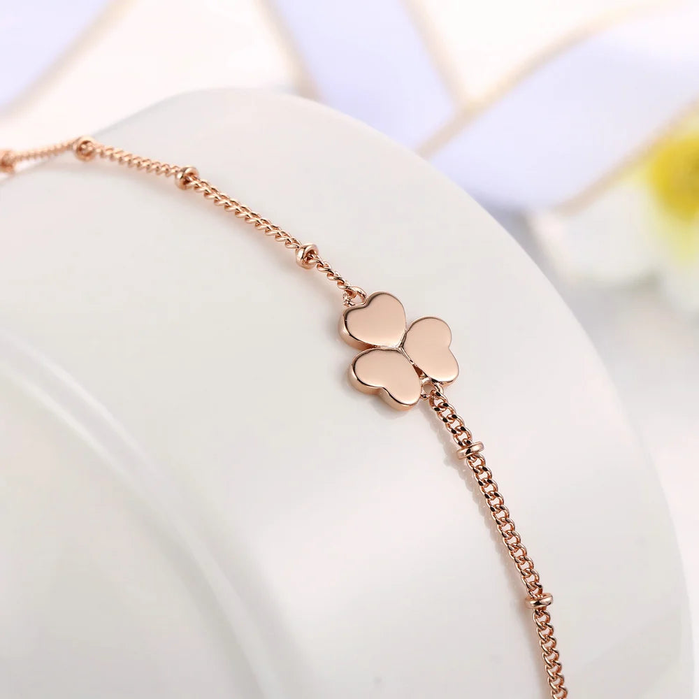 Petite Clover Strand