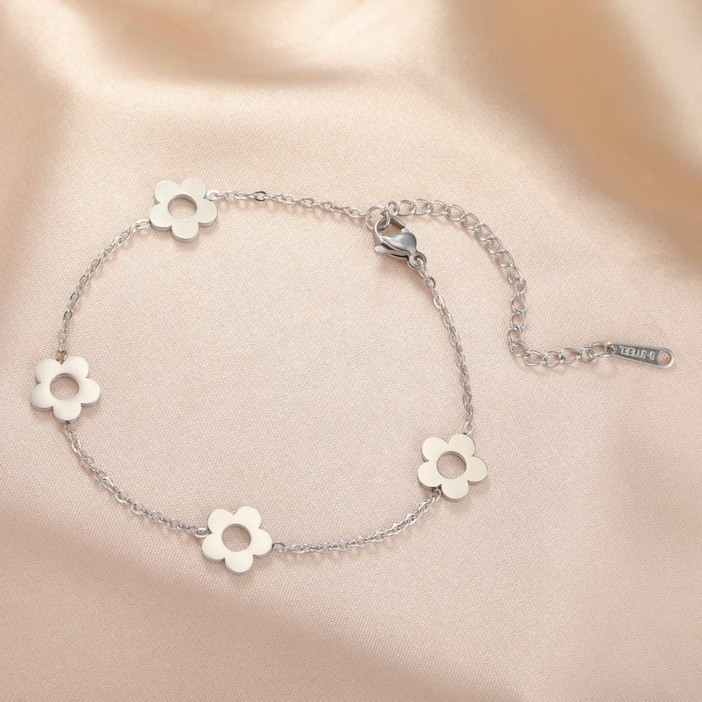 Petal & Chain Dainty Bracelet