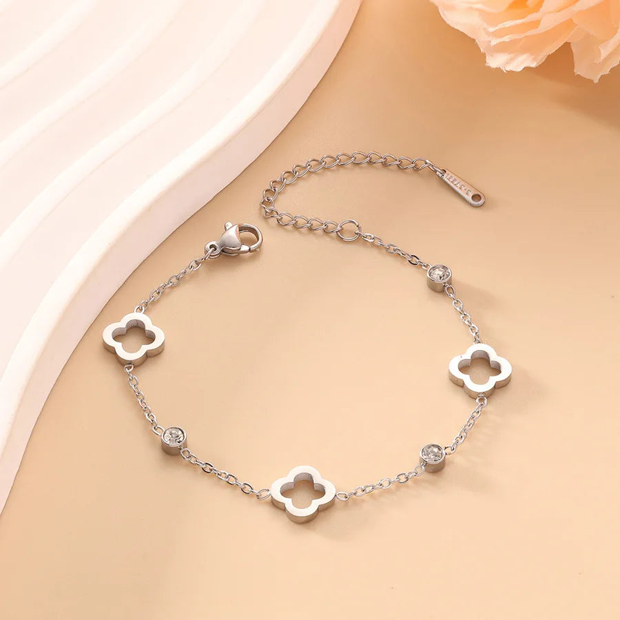 Aura Clover Set