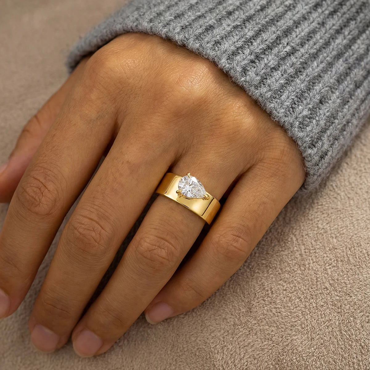 925 Sterling Silver Sparkling Water Drop Interweaving Dazzling Clear Pear CZ Finger Rings