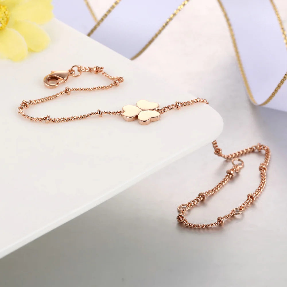 Petite Clover Strand