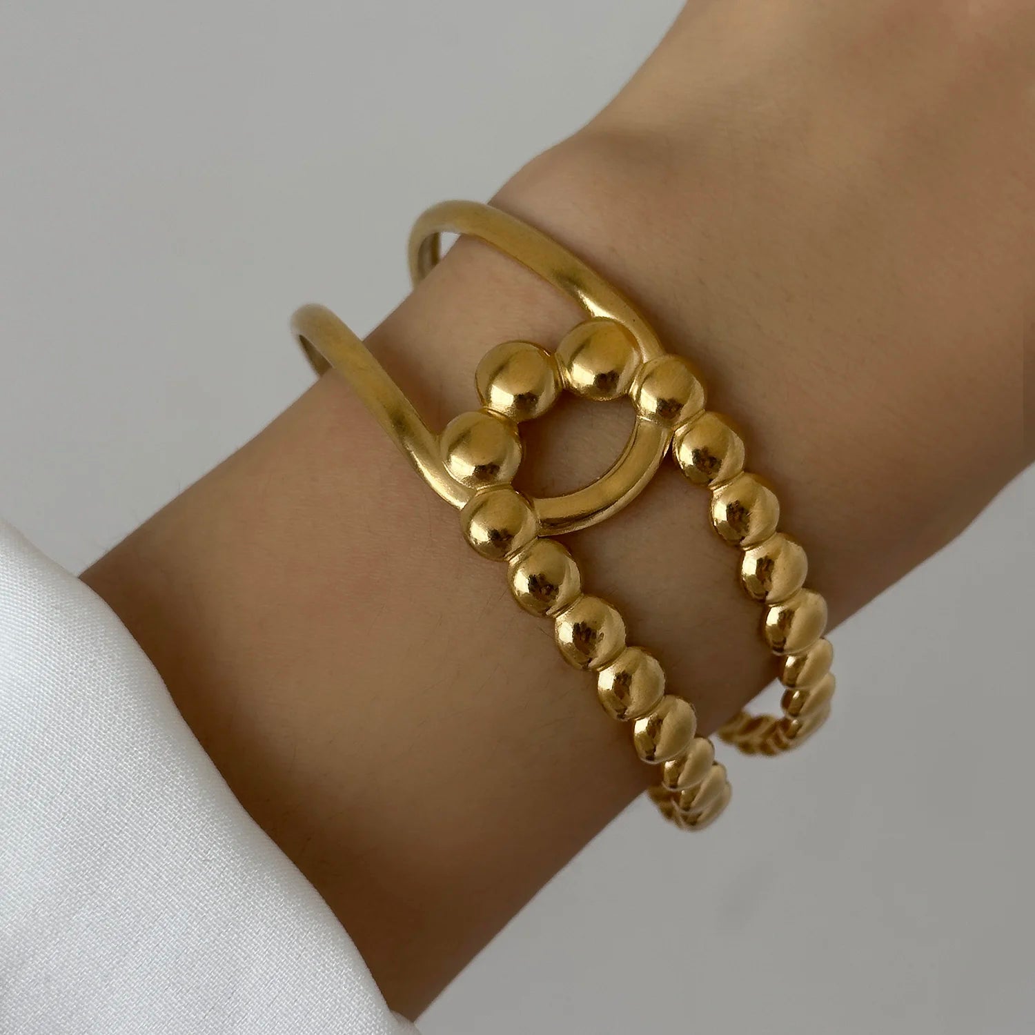 Majestic Laurel Statement Bangle