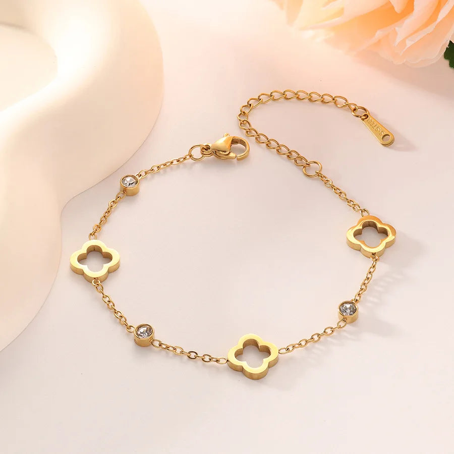 Aura Clover Set