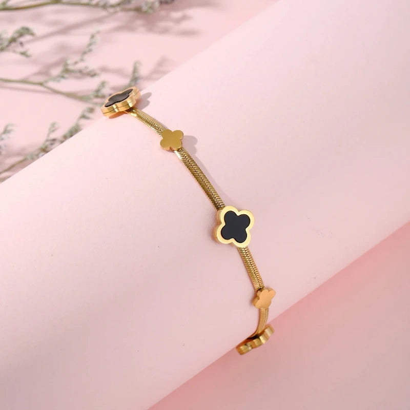 Noir Clover Chain