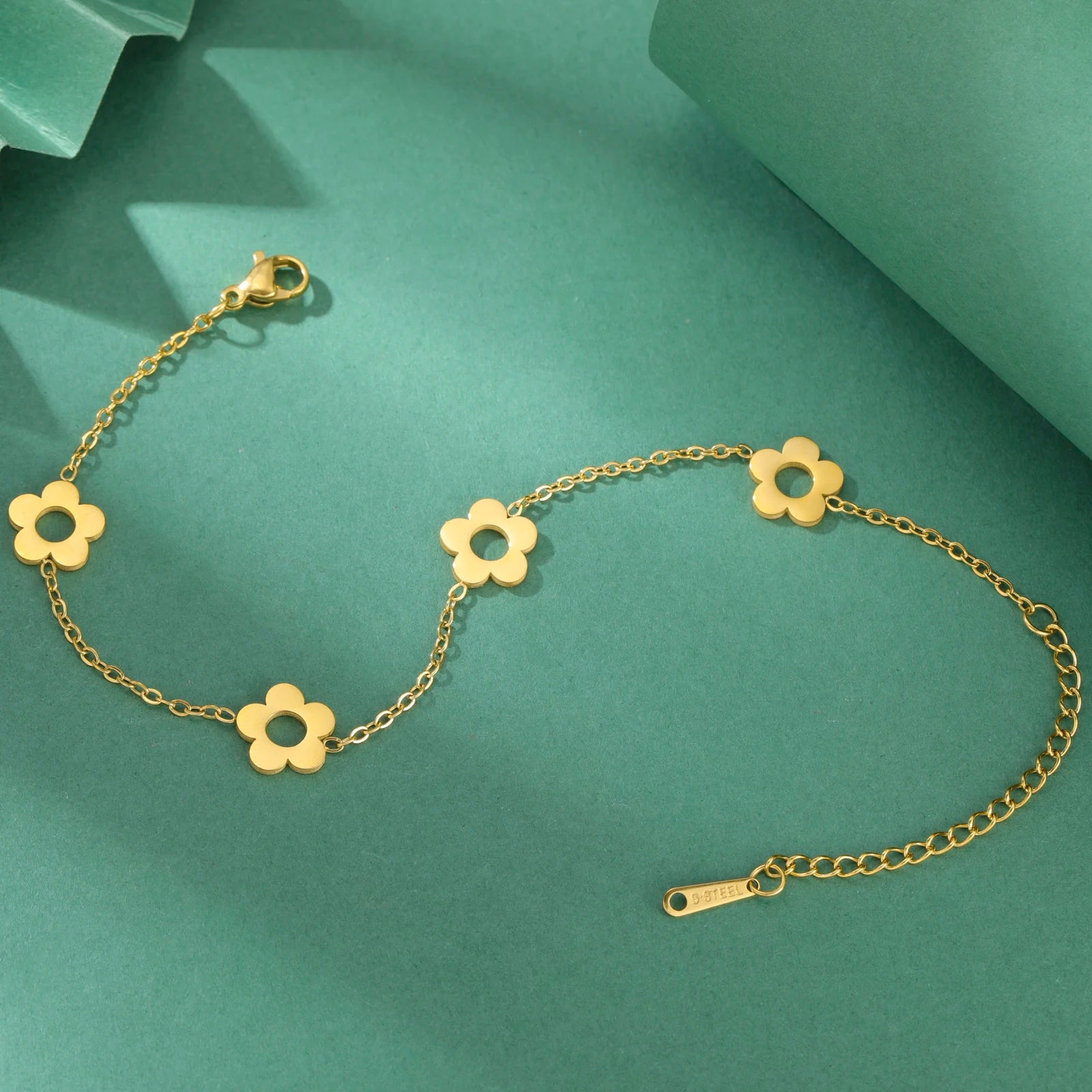 Petal & Chain Dainty Bracelet