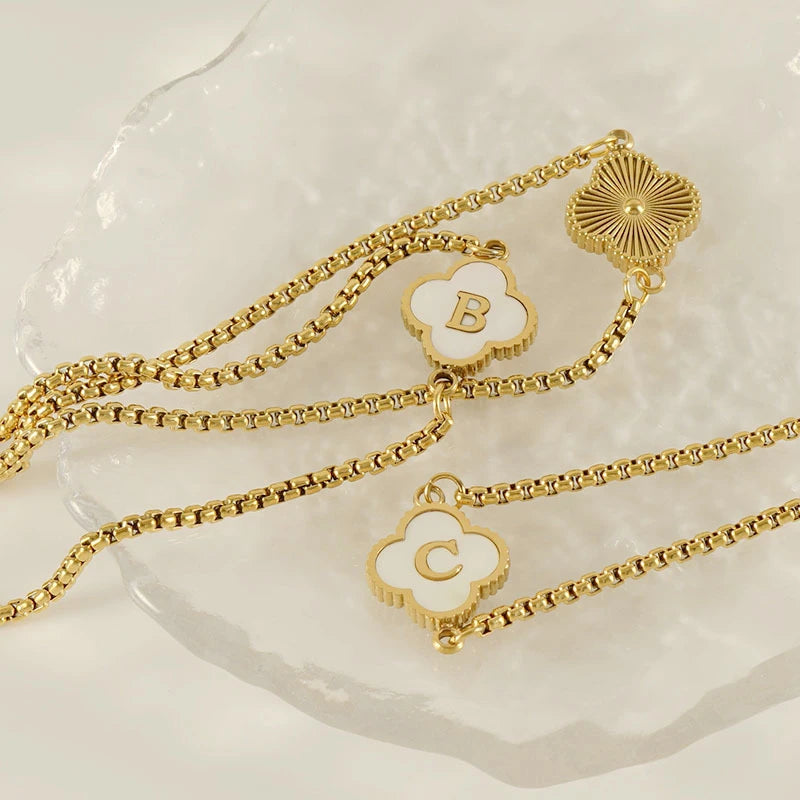 Trèfle Noir 18K Chain Bangle