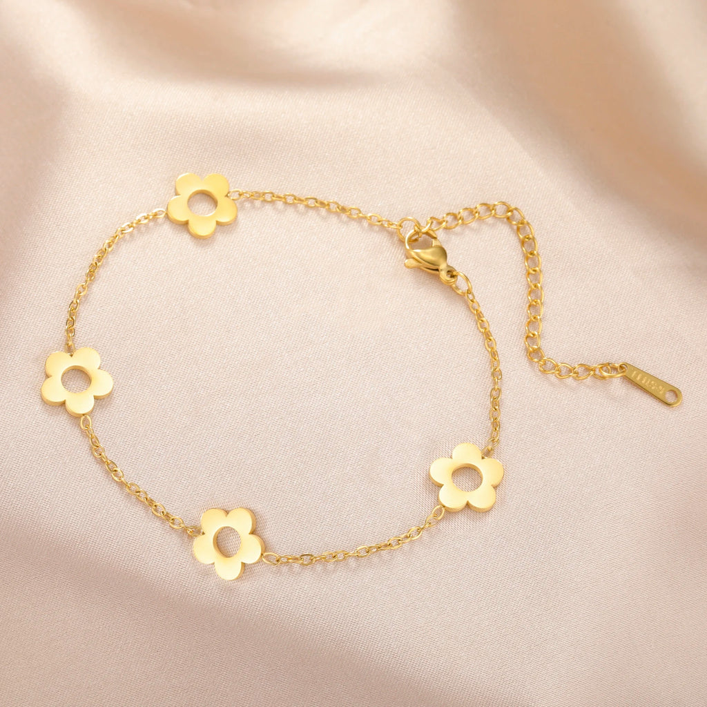 Petal & Chain Dainty Bracelet