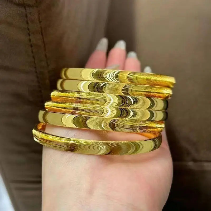 Cat's Eye Bracelet With Wavy Pattern
